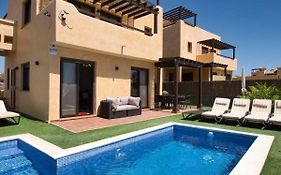 Island Golf Villas, Amarilla Golf And Country Club